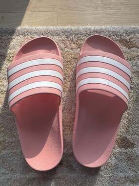 adidas Adilette Aqua Pink White Stripe Children’s Slides Size 4